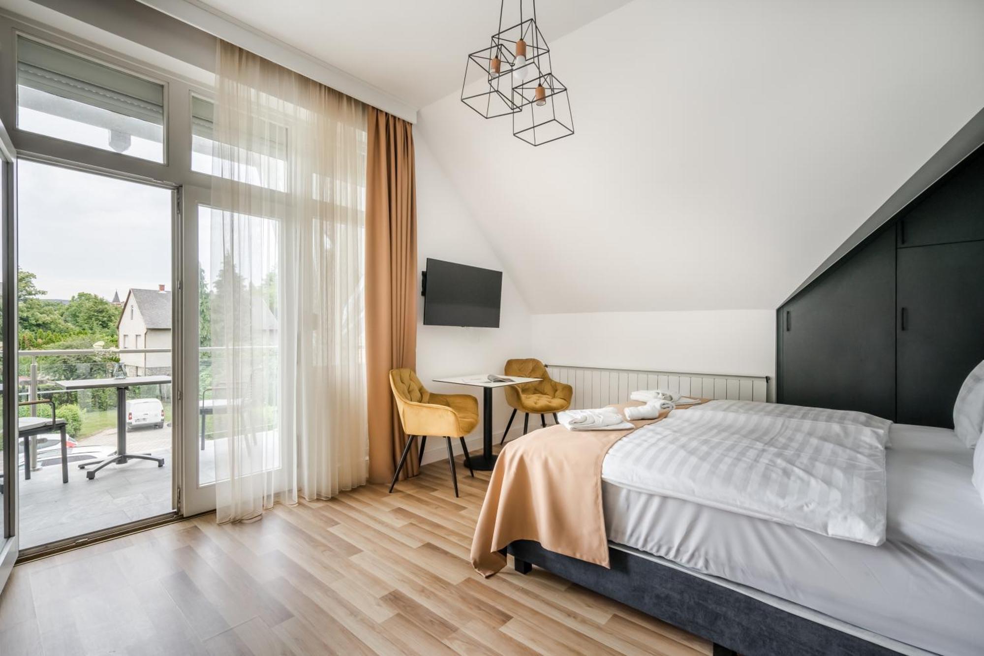 Hotel Clariss Balatonalmadi Room photo